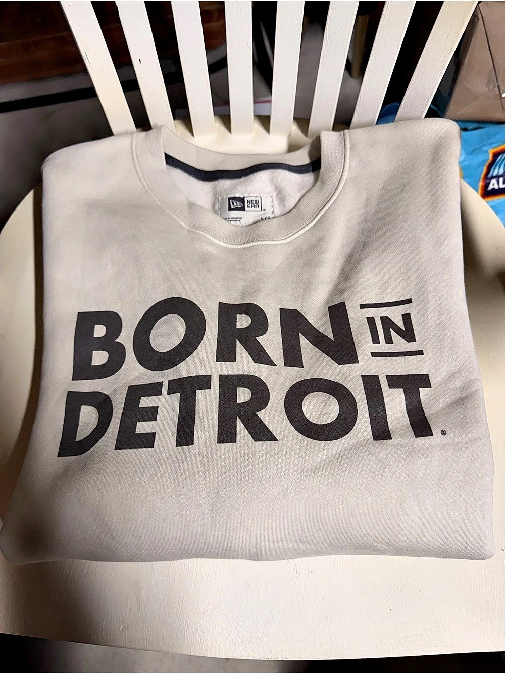 New Era Born in Detroit Graphic Crewneck White Size Large Like New